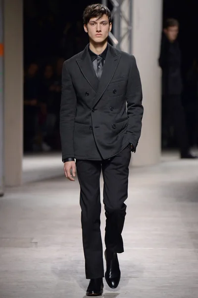 Look 7